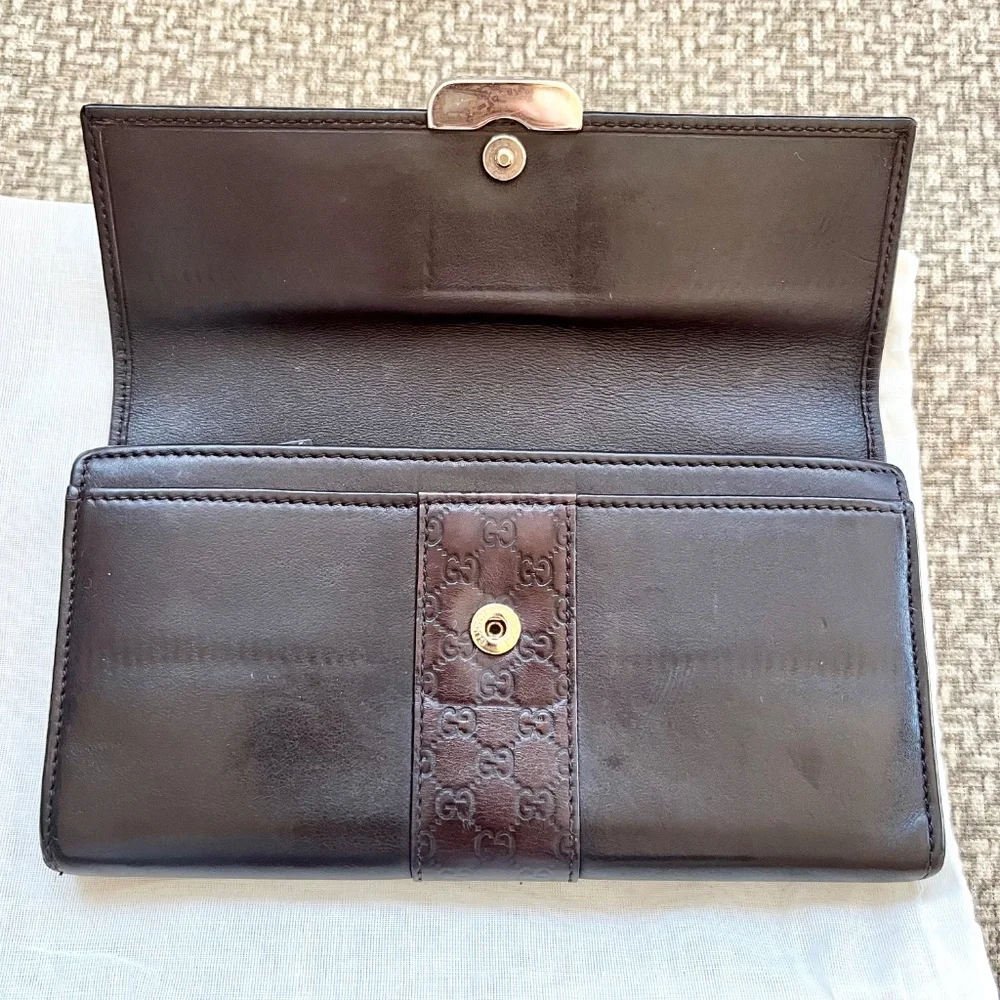 Authentic Gucci GG Embossed Leather Wallet, Brown - Picture 4 of 11